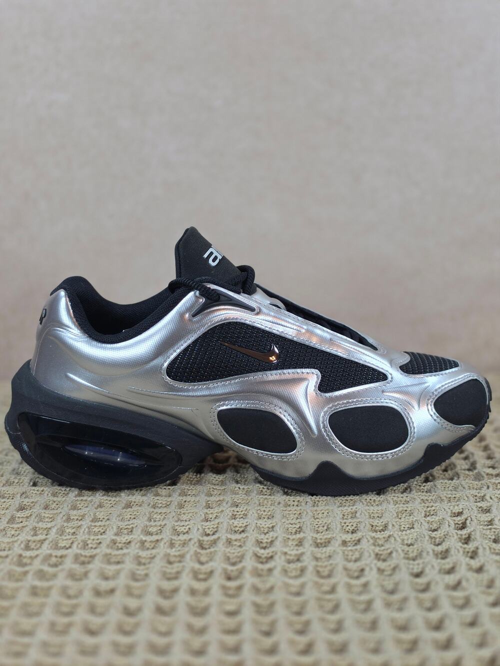 Nike Air Max Muse Women’s 8 Black Metallic Silver – Brand New in Box